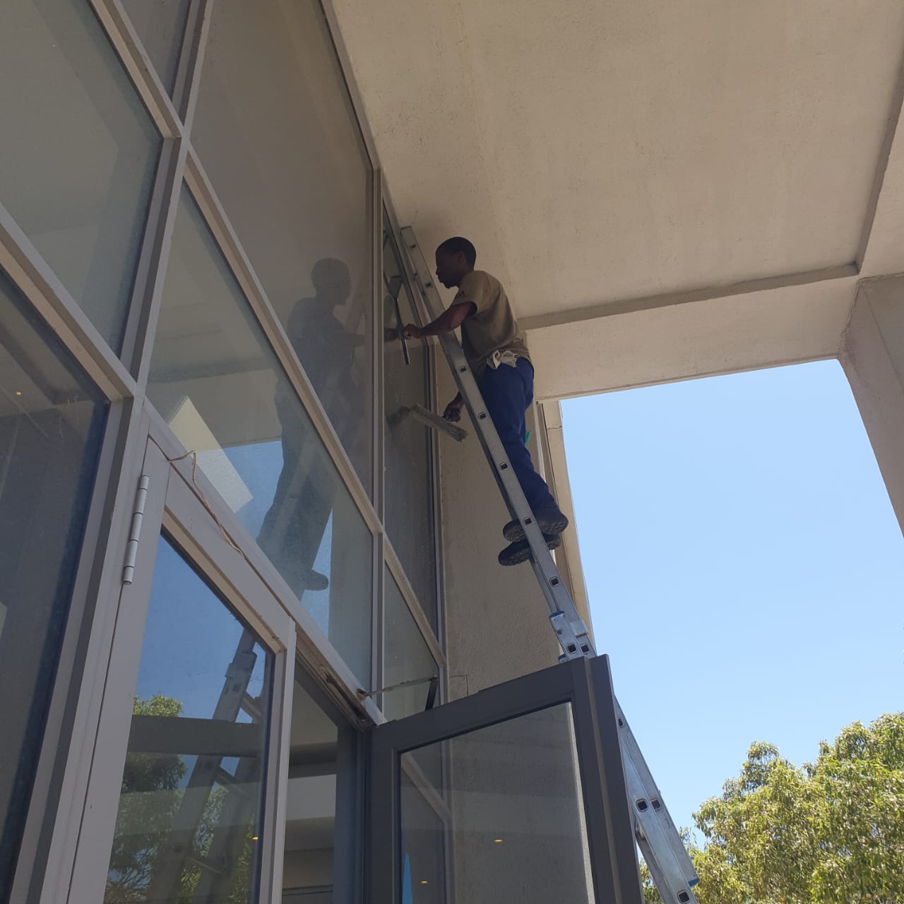 shop-front glass cleaning services cape town